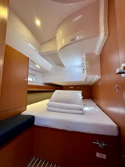 Bavaria Cruiser 46 in Sukošan / D-Marin Dalmacija Marina thumbnail 6