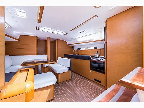 Sun Odyssey 469 in Nea Peramos - Attica / Nea Peramos - Photo 3