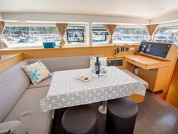 Lagoon 400 S2 in Split / ACI Marina Split - Photo 3