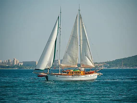 Gulet in Kaštel Gomilica / Port Kaštilac - Photo 1