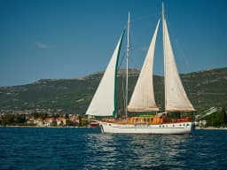 Gulet in Kaštel Gomilica / Port Kaštilac thumbnail 6
