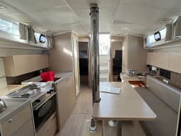 Oceanis 38 in Arzon / Port du Crouesty thumbnail 2