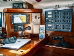 Oceanis 473 in Athens / Alimos Marina thumbnail 14