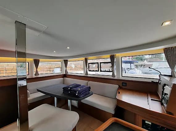 Lagoon 42 in Sicily / Furnari / Marina Portorosa - Photo 3
