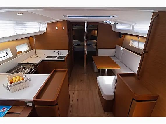 Sun Odyssey 440 in Split / ACI Marina Split - Photo 2