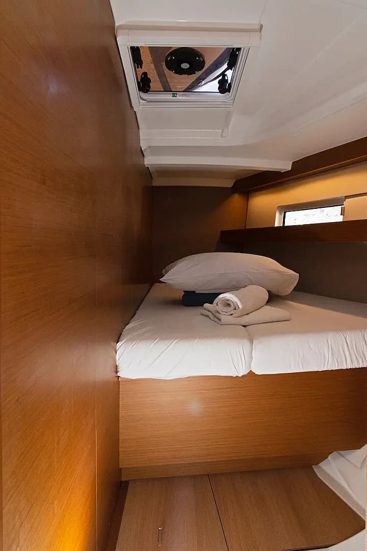 Sun Odyssey 440 in Split / ACI Marina Split - Photo 3