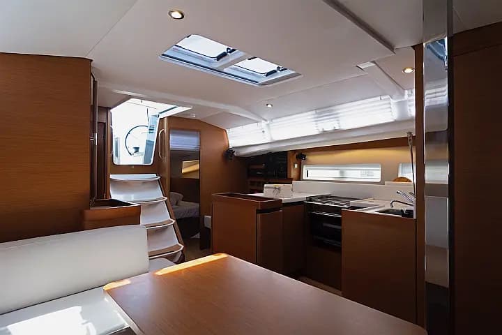 Sun Odyssey 440 in Split / ACI Marina Split - Photo 5