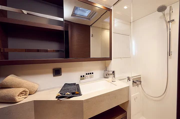 Lagoon 42 in Trogir / SCT Marina Trogir - Photo 5