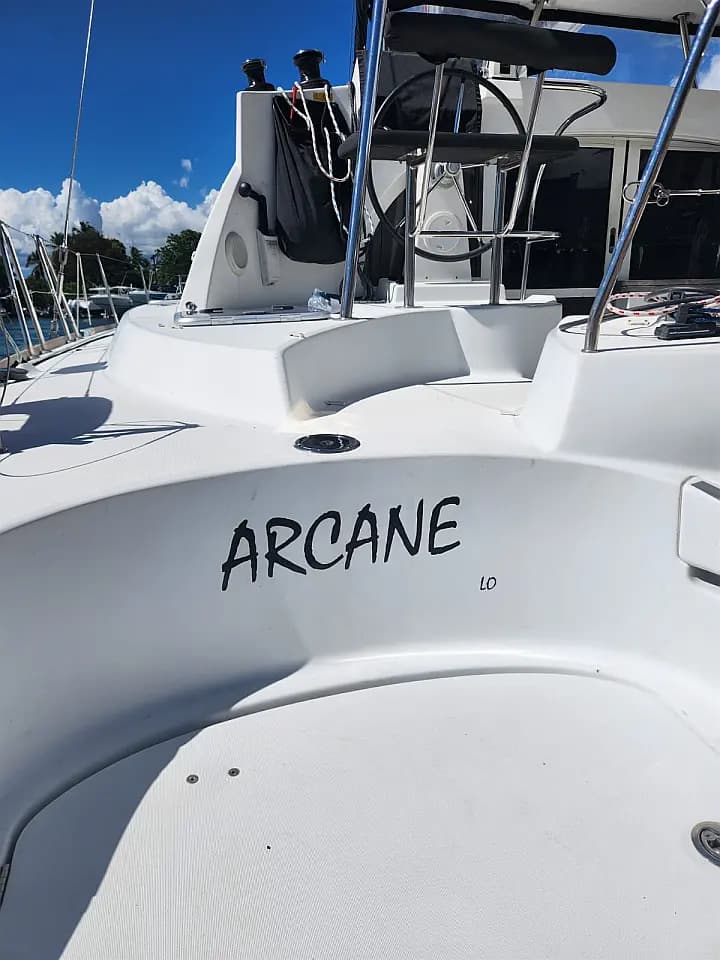Lagoon 380 in Guadeloupe / Pointe-à-Pitre / Marina Bas-du-Fort - Photo 5