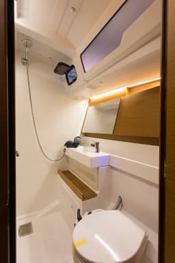 Sun Odyssey 490 in Athens / Alimos Marina thumbnail 17