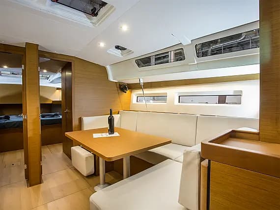 Sun Odyssey 490 in Athens / Alimos Marina - Photo 3