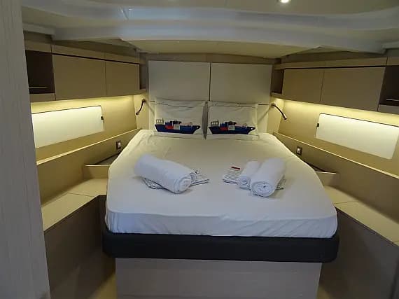 Oceanis 46.1 in Athens / Alimos Marina - Photo 3