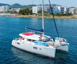 Lagoon 400 in Ibiza / Club Nautico Ibiza thumbnail 13