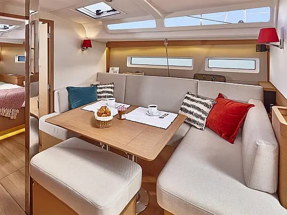 Sun Odyssey 440 in Lavrion / Olympic Marina - Photo 3