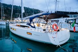 Sun Odyssey 490 in Sicily / Capo d'Orlando Marina thumbnail 6