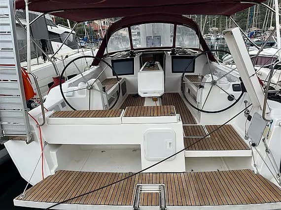 Dufour 412 Grand large in Lefkada / D-Marin Marina Lefkas - Photo 1