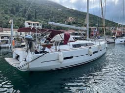 Dufour 412 Grand large in Lefkada / D-Marin Marina Lefkas thumbnail 7