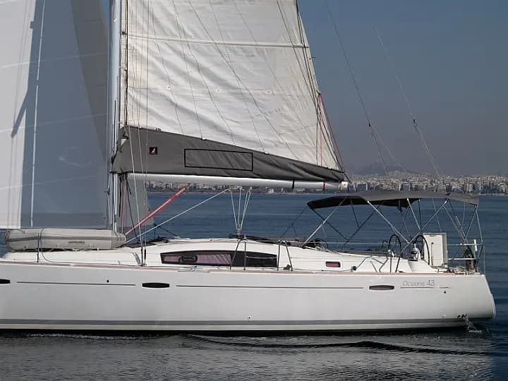 Oceanis 43 in Athens / Alimos Marina - Photo 4