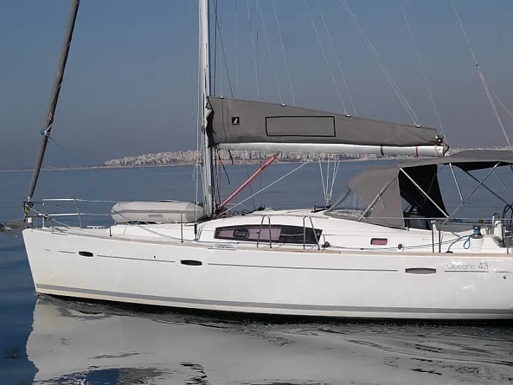 Oceanis 43 in Athens / Alimos Marina - Photo 5