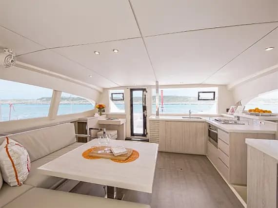 Leopard 40 in Sicily / Furnari / Marina Portorosa - Photo 3