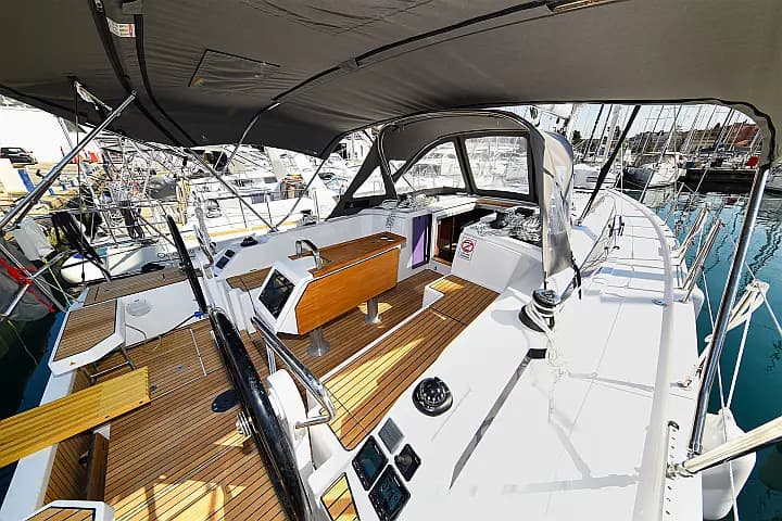 Bavaria C38 in Zadar / Marina Zadar - Photo 4
