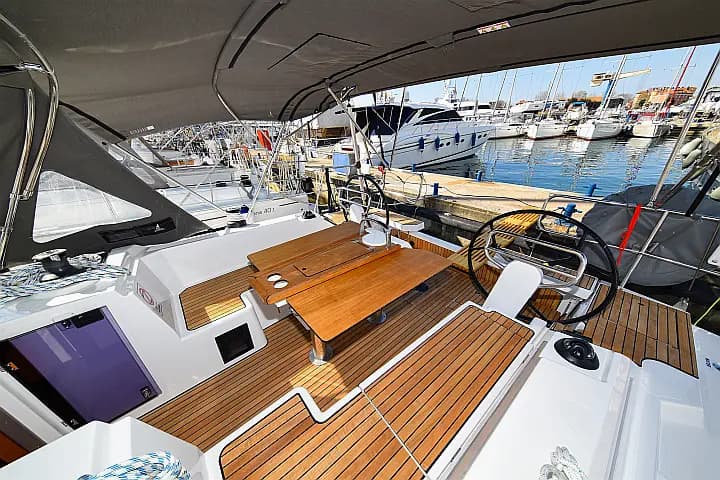 Bavaria C38 in Zadar / Marina Zadar - Photo 5