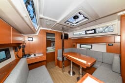 Bavaria C38 in Zadar / Marina Zadar thumbnail 28