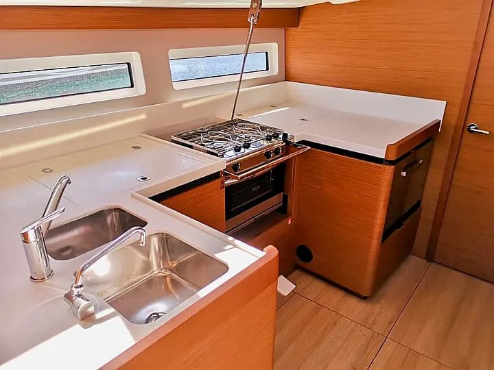 Sun Odyssey 490 in Šibenik / D-Marin Marina Mandalina - Photo 4