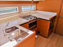 Sun Odyssey 490 in Šibenik / D-Marin Marina Mandalina thumbnail 3