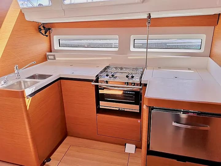 Sun Odyssey 490 in Šibenik / D-Marin Marina Mandalina - Photo 5