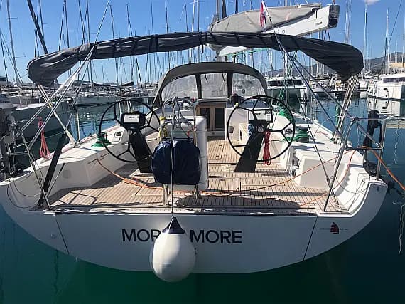 More 55 in Kaštel Gomilica / Marina Kaštela - image 1