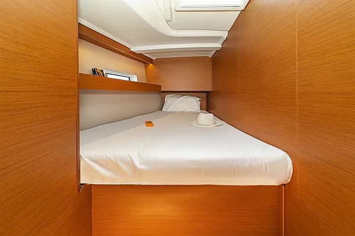 Sun Odyssey 490 in Lefkada / Marina Perigiali - Photo 3