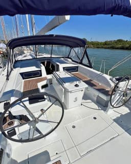 Oceanis 51.1 in Sicily / Furnari / Marina Portorosa thumbnail 18