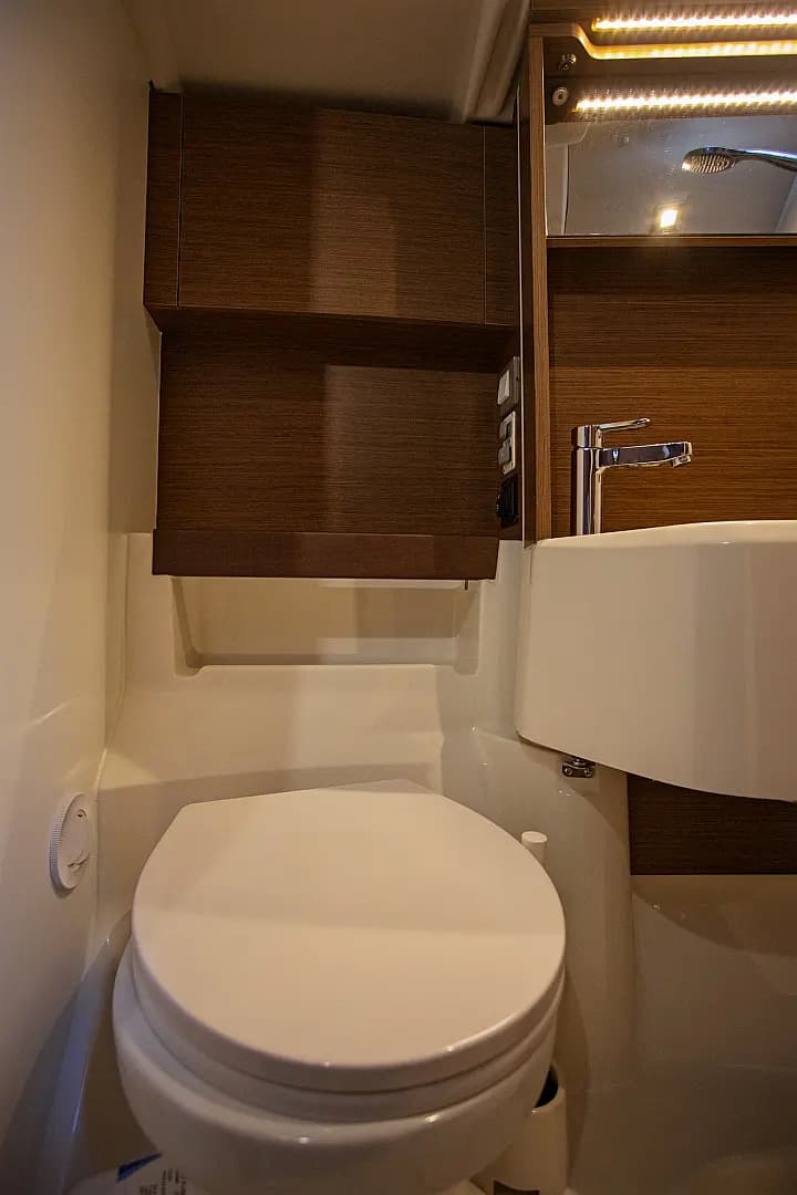 Oceanis 51.1 in Sicily / Furnari / Marina Portorosa - Photo 5