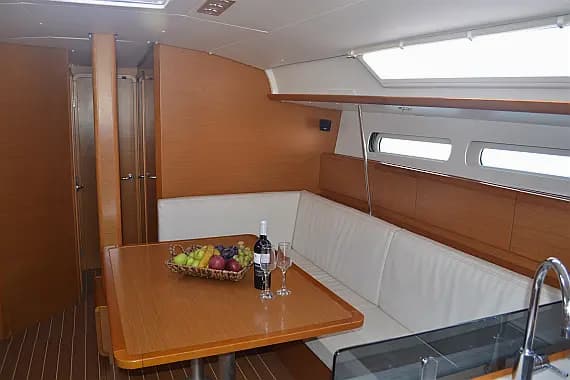 Sun Odyssey 439 in Thessaloniki - Photo 3