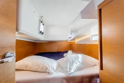 Sun Odyssey 490 in Rhodes New Marina thumbnail 9