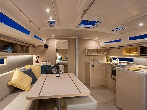 Oceanis 40.1 in Antigua / Nelson's Dockyard - Photo 3
