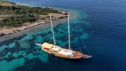 Luxury Sailing Yacht in Bodrum Marina thumbnail 15