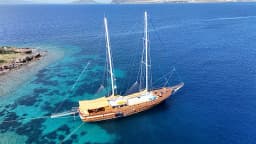 Luxury Sailing Yacht in Bodrum Marina thumbnail 17
