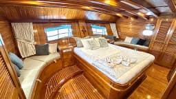 Luxury Sailing Yacht in Bodrum Marina thumbnail 33