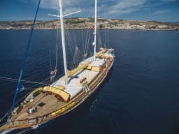 Luxury Sailing Yacht in Bodrum Marina thumbnail 44