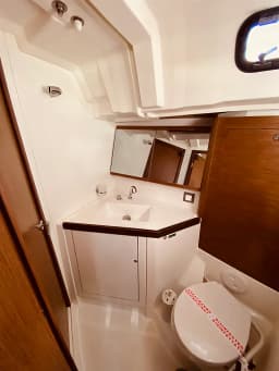 Oceanis 46.1 in Lefkada / D-Marin Marina Lefkas thumbnail 7