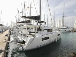 Lagoon 40 in Sukošan / D-Marin Dalmacija Marina thumbnail 22