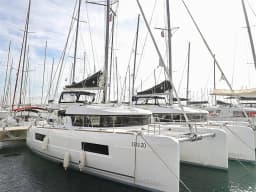 Lagoon 40 in Sukošan / D-Marin Dalmacija Marina thumbnail 24