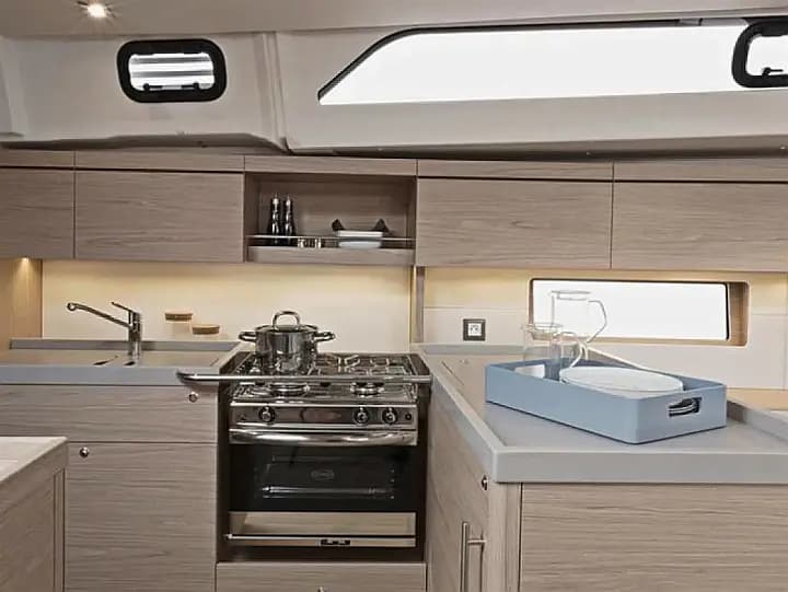 Oceanis 461 in Marina Agana - Photo 4