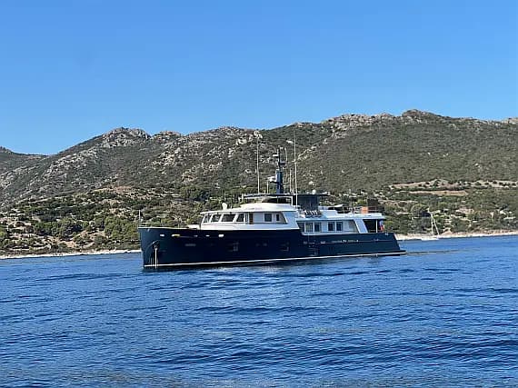 Motoryacht in Corsica / Bonifacio / Port de Bonifacio - Photo 1