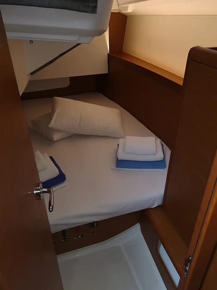 Sun Odyssey 349 in Volos / Port of Volos - Photo 5