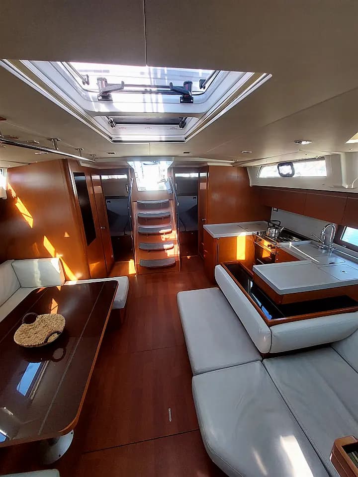 Oceanis 51.1 in Athens / Alimos Marina - Photo 3