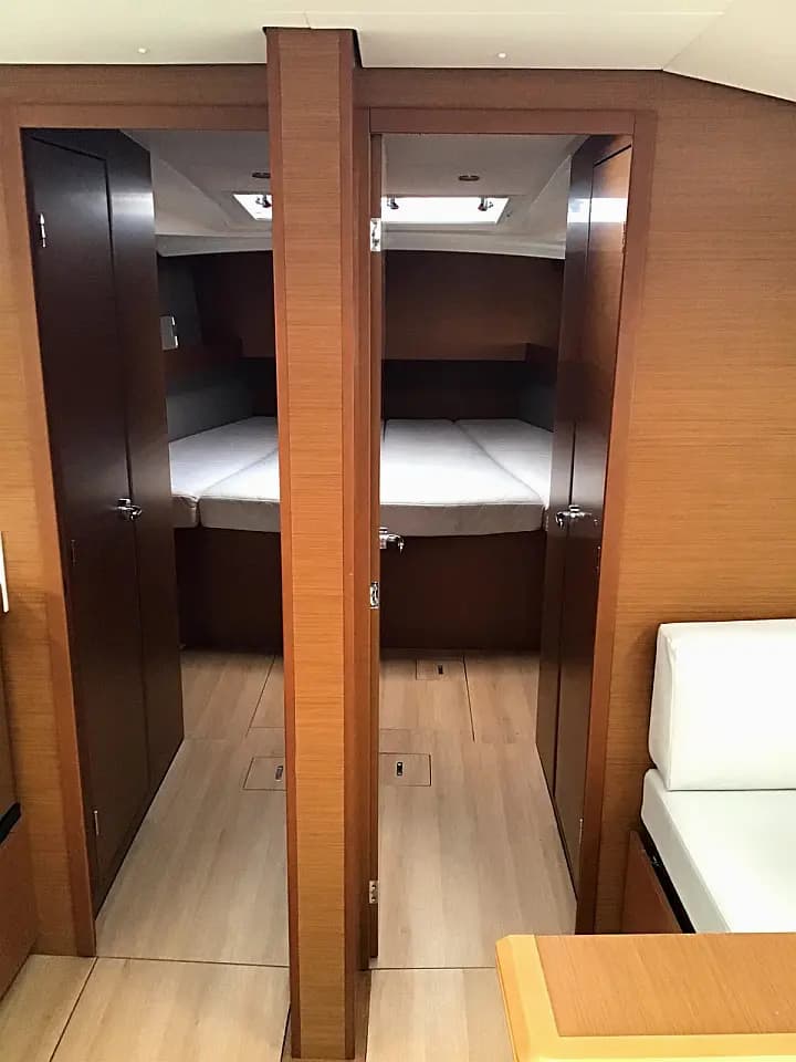 Sun Odyssey 490 in Volos / Port of Volos - Photo 4