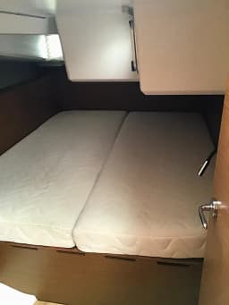 Sun Odyssey 490 in Volos / Port of Volos thumbnail 5